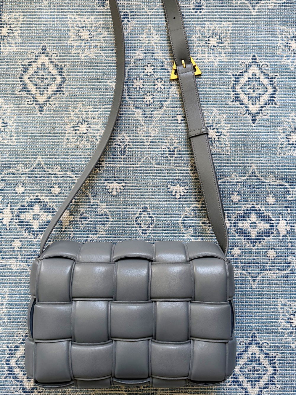 Bottega Veneta puff padded cassette nappa leather crossbody bag gray - Picture 5 of 15